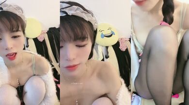 清纯女神~绿播下海~【摇一一】黑牛跳蛋自慰~爽的一逼~美呆毛茸茸的小骚逼真不错！ (2)